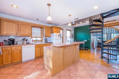 551 Washington St unit 2, Carlstadt, NJ 07072 - photo 7