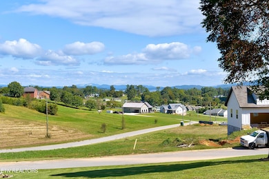 390 Chippewa Ln - 2b