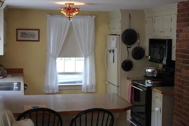 9 Cook St unit 2, Kittery, ME 03904 - photo 3