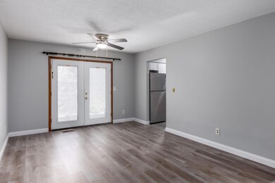5890 Hallworth Ave-06