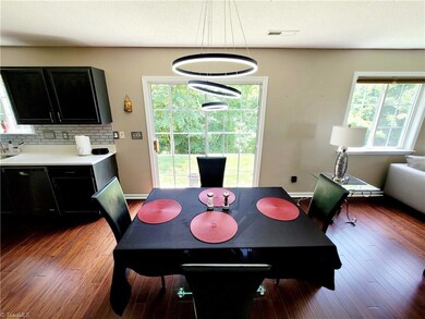 2900 Sussex Dr, High Point, NC 27260 - photo 6