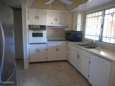 Kitchen - Travertine Tile