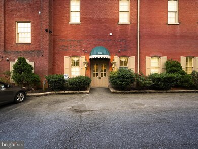 231 N Shippen St, Lancaster, PA 17602 - photo 2