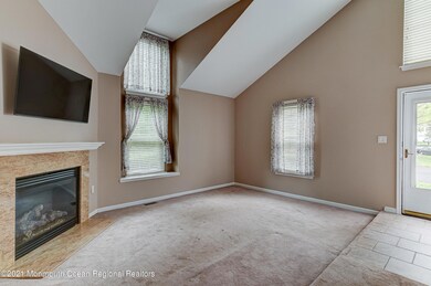 702_buckingham_cir_010