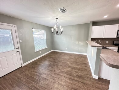 9811 Retherford Dr, Houston, TX 77086 - photo 4