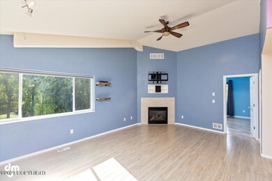 04-Living Room MS_9644