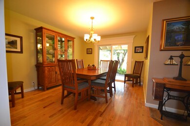 3886 Cheryl Dr, Redding, CA 96002 - photo 4