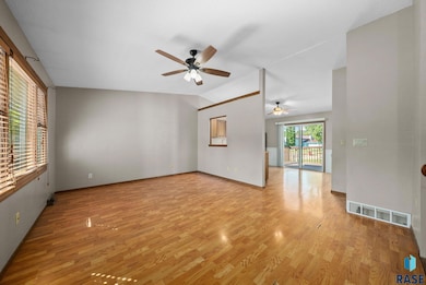 2009 S Melanie Ln, Sioux Falls, SD 57103 - photo 5