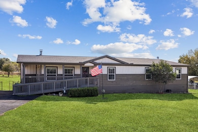 113 Draper Dr, Springtown, TX 76082 - photo 2