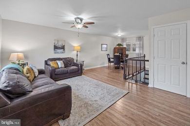 202 Wintergreen Ln, Brunswick, MD 21716 - photo 3