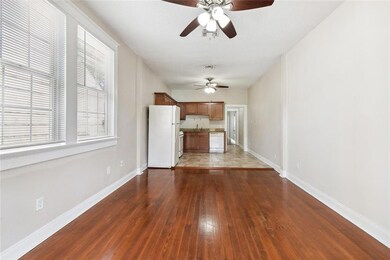 1564 Living from front porch