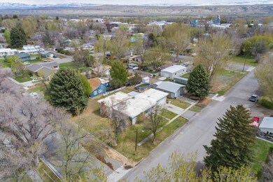 618 Montana Ave, Basin, WY 82410 - photo 3