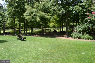 9939 Bagpipe Ct, Bristow, VA 20136 - photo 3