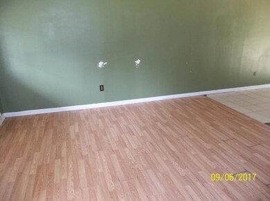 7 Chickasaw St, Laurel, MS 39440 - photo 2