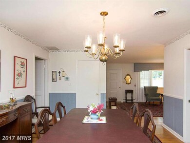 909 Dixon Ave, Sykesville, MD 21784 - photo 7