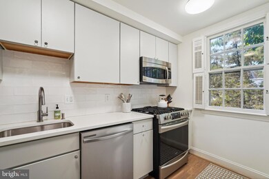 2722 Ordway St NW unit 2, Washington, DC 20008 - photo 2