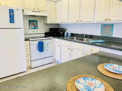 LR22 - Kitchen (New 3)