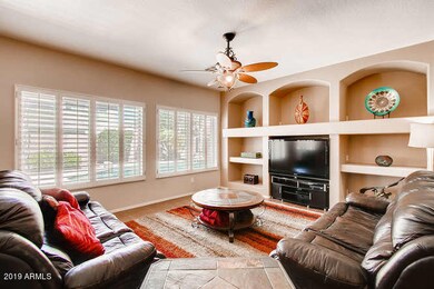 4158 E Peach Tree Drive-small-006-1-Livi