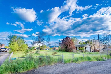 239 Manzanita St, Central Point, OR 97502 - photo 3