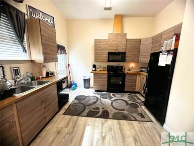 407 E 40th St, Savannah, GA 31401 - photo 4