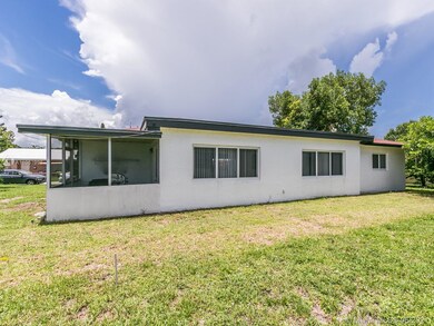 7204 NW 77th St, Tamarac, FL 33321 - photo 4