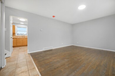 3417 Chestnut Dr, Hazel Crest, IL 60429 - photo 7