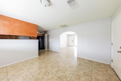 016-photo-dining-room-13626394