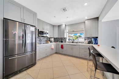 1360 W 4th Ln, Hialeah, FL 33010 - photo 2