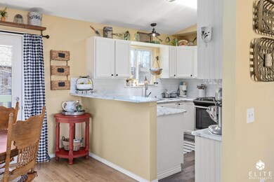 Breakfast Bar to Kitchen
