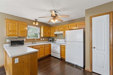 416 Granite Ct, Raymore, MO 64083 - photo 4