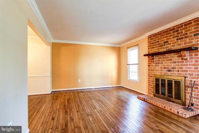 11526 Pine Cone Ct, Reston, VA 20191 - photo 3