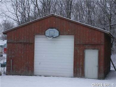 Stable/Barn Plenty of room for all of your toys!