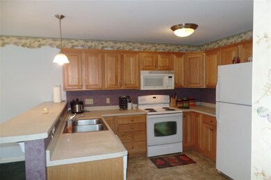 34 Fecteau Cir unit 27, Barre, VT 05641 - photo 3
