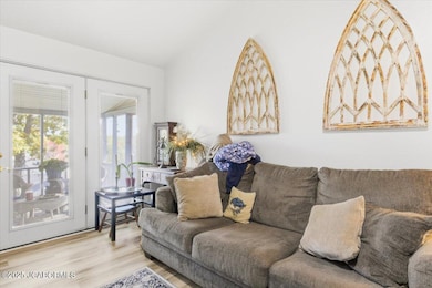 657 Hiddenwood Ct, Jefferson City, MO 65109 - photo 6