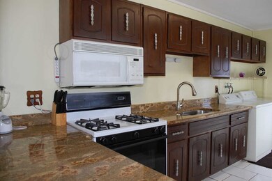 61 Birch St, Carpentersville, IL 60110 - photo 4