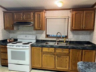 Kitchen. Range srays