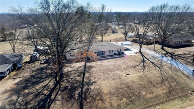 1904 W Shawntel Smith Blvd, Muldrow, OK 74948 - photo 2