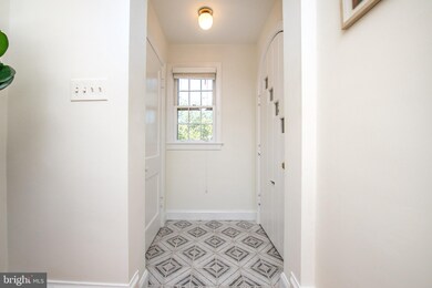 327 Oglethorpe St NW, Washington, DC 20011 - photo 3