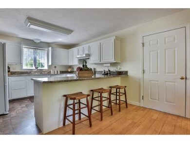 21 Birchview Dr, Dunbarton, NH 03046 - photo 5