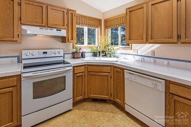 20897 King David Ave, Bend, OR 97702 - photo 2