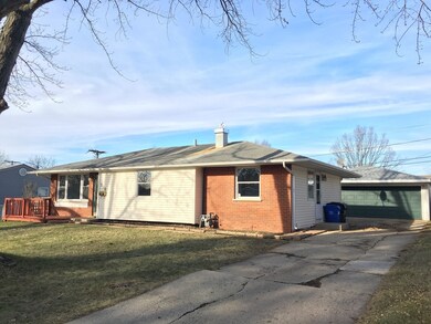 156 Mora Rd, Carpentersville, IL 60110 - photo 2