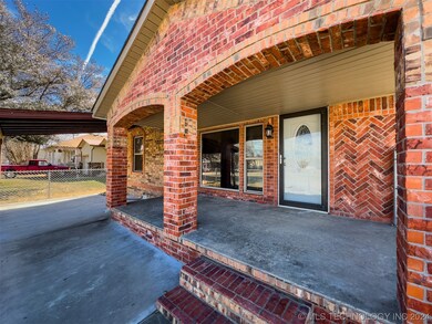 922 E Comanche Ave, McAlester, OK 74501 - photo 6