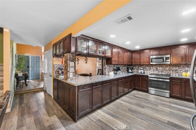 1350 Lincoln Ave, Lancaster, CA 93535 - photo 6