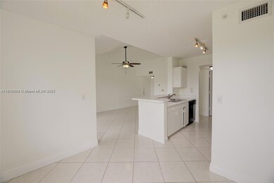 2600 S University Dr unit 328, Davie, FL 33328 - photo 7