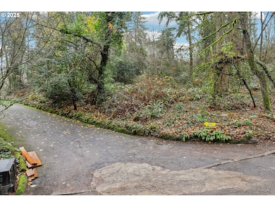 3032 SW Nottingham Dr, Portland, OR 97201 - photo 3