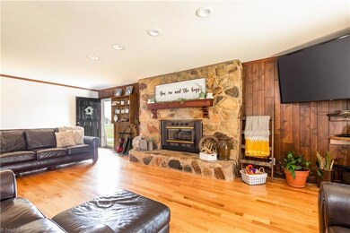 2784 Spencer Rd, High Point, NC 27263 - photo 4