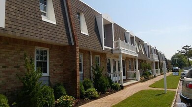 18 Starboard Ln unit 8-66, Patchogue, NY 11772 - photo 3