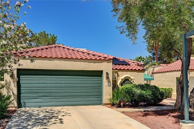 Mediterranean / spanish-style house featuring stuc