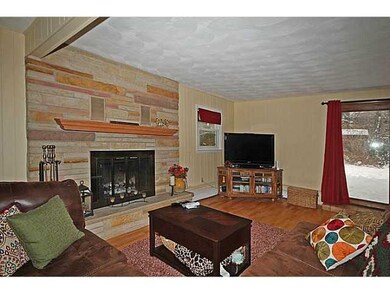 Living Room Beautiful fireplace!