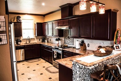 625 Avenue G, Alvin, TX 77511 - photo 5